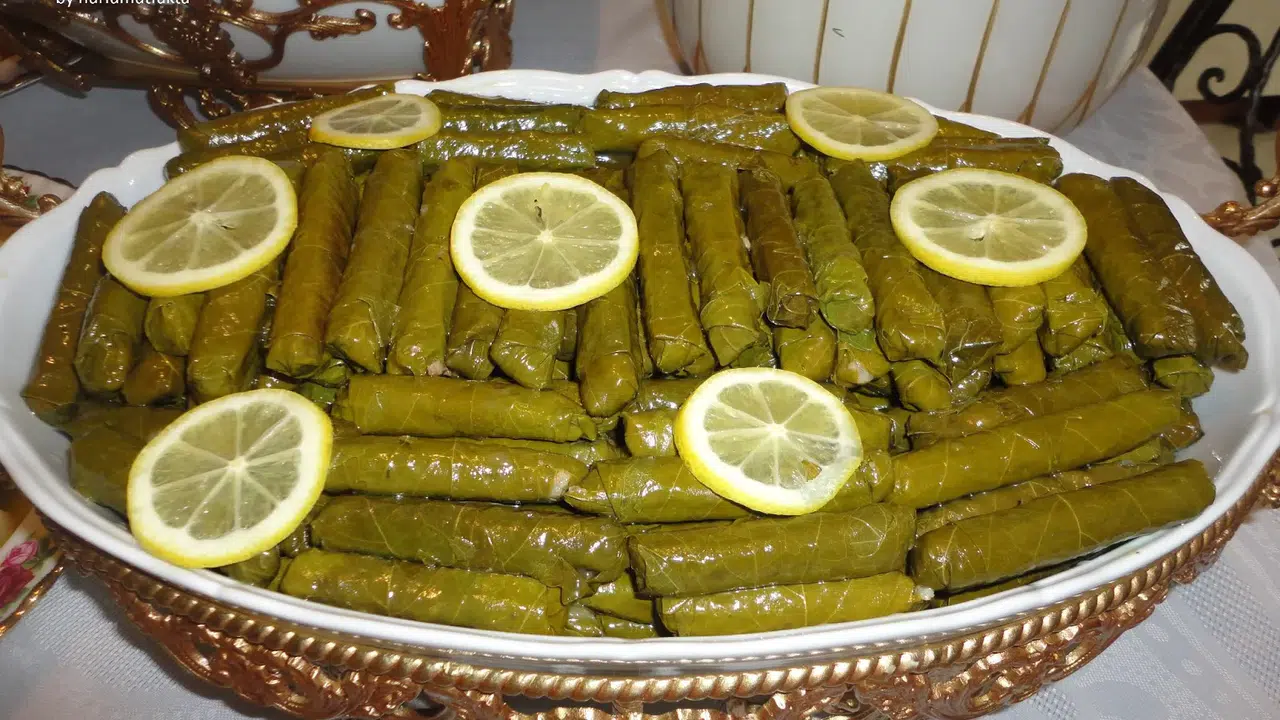 Rüyada Yaprak Sarması Görmek Ne Anlama Gelir ve Hangi Mesajları Taşır? İşte Dikkat Çeken Yorumlar