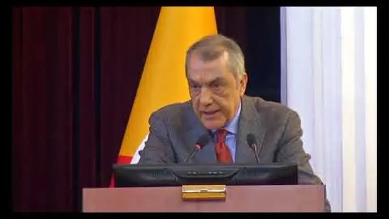 Dinç Üner Kim, Aslen Nereli? Ece Üner’in Babası mı?