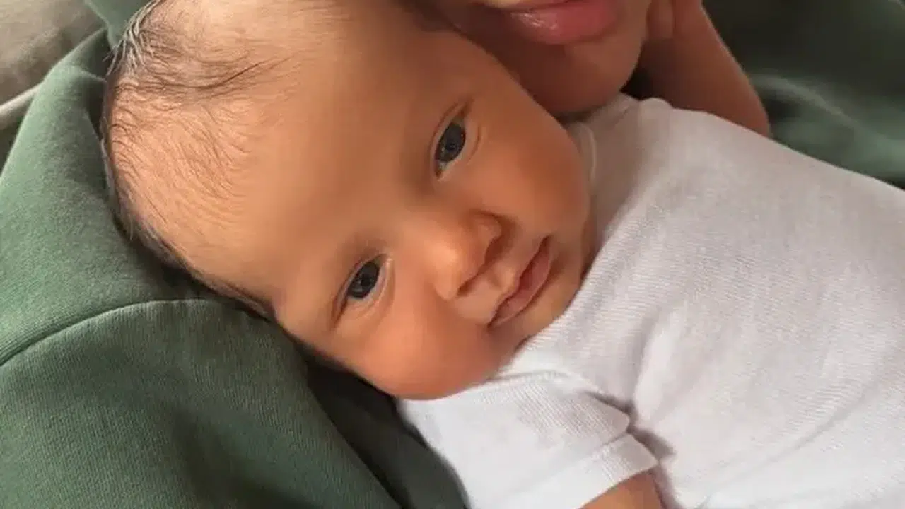 Beste Kökdemir'in kızı mı var oğlu mu, çocuğunun yüzünü gösterdi mi?