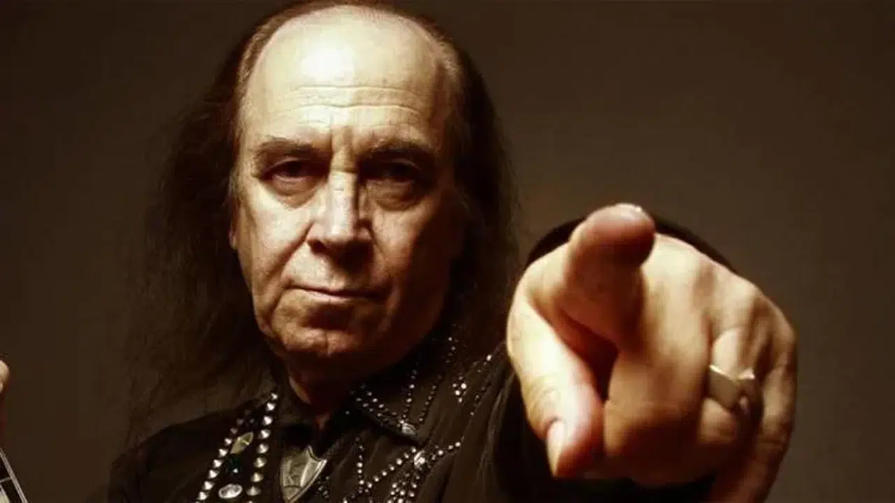 Erkin Koray'ın hastalığı neydi ,neden öldü, kaç yaşındaydı, evli miydi, çocuğu var mı, nereden mezun?