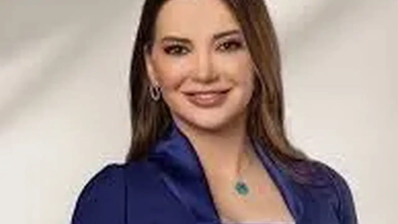 Esra Ezmeci gerçekten klinik psikolog mu, ceza mı aldı, evli mi, seans ücreti ne kadar?