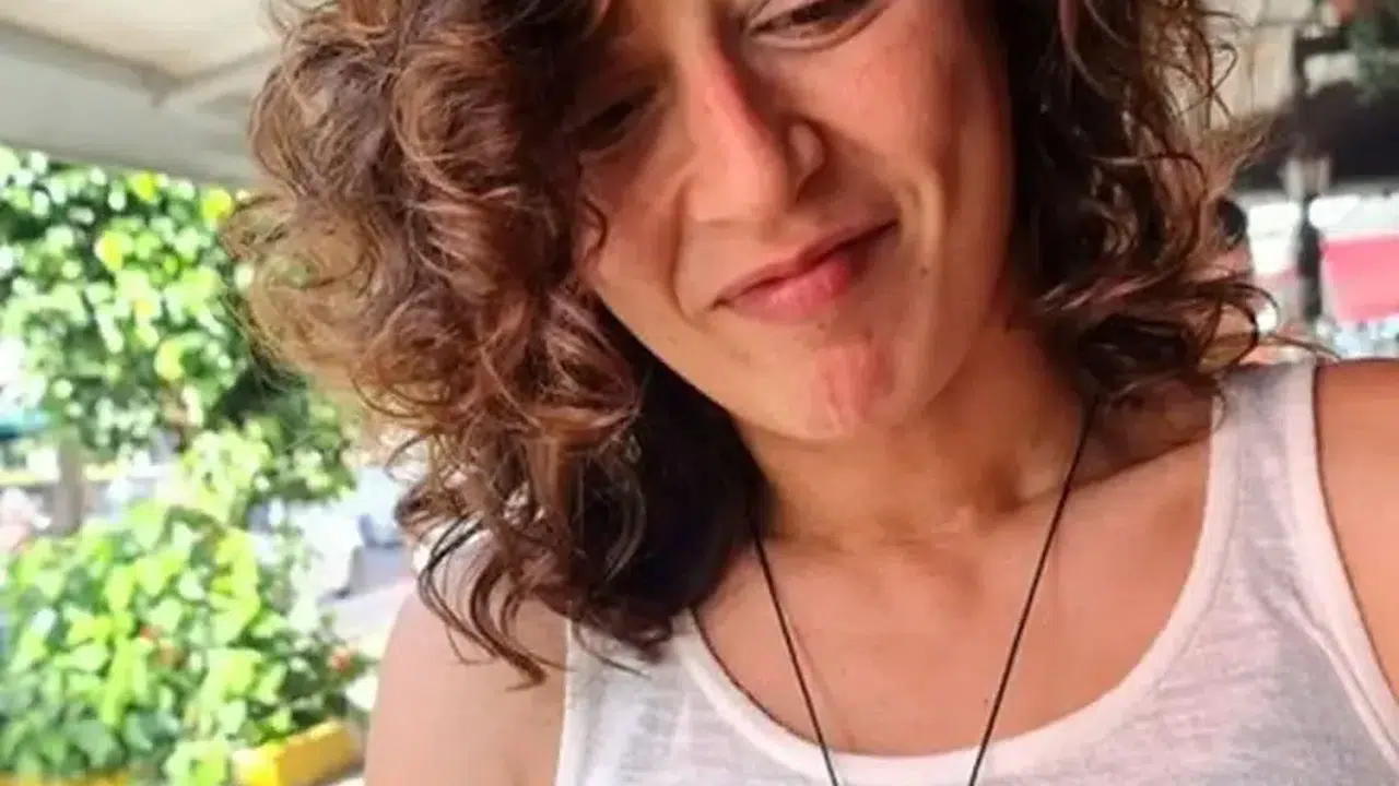 Metin Akpınar’ın kızı kim, Duygu Nebioğlu kimdir, annesi kim, ne kadar manevi tazminat aldı, neden aldı?