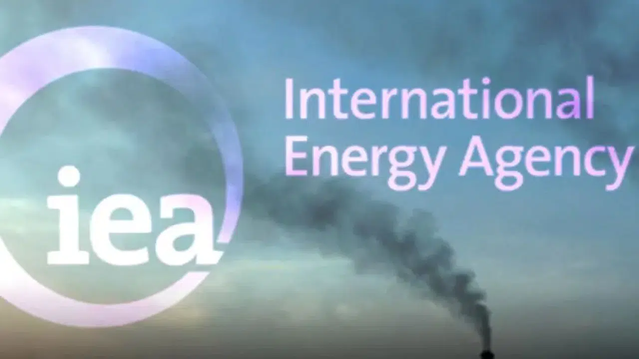 IEA: Güçlü büyüyen küresel elektrik talebi için şebeke yatırımları hızla artmalı