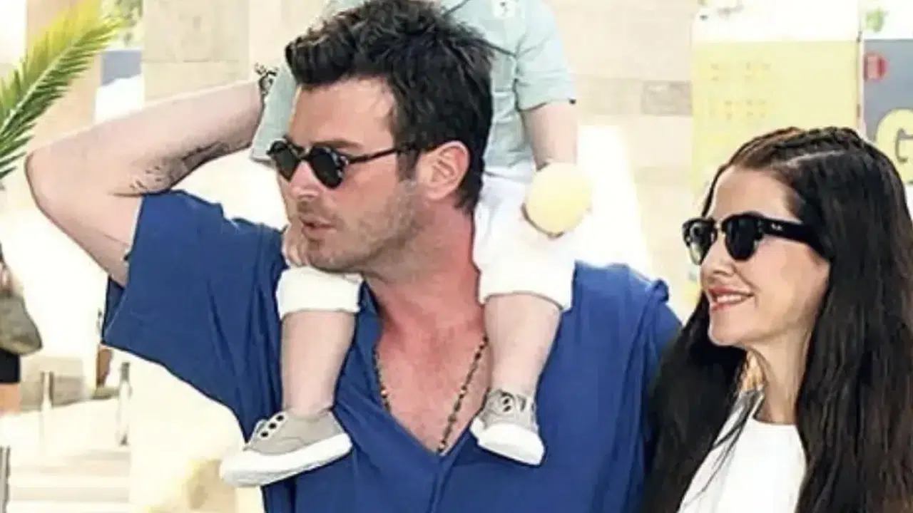 Başak Dizer, Kıvanç Tatlıtuğ ile Boşanacak Mı? Evliliklerindeki Kriz İddialarına Yanıt Verdi