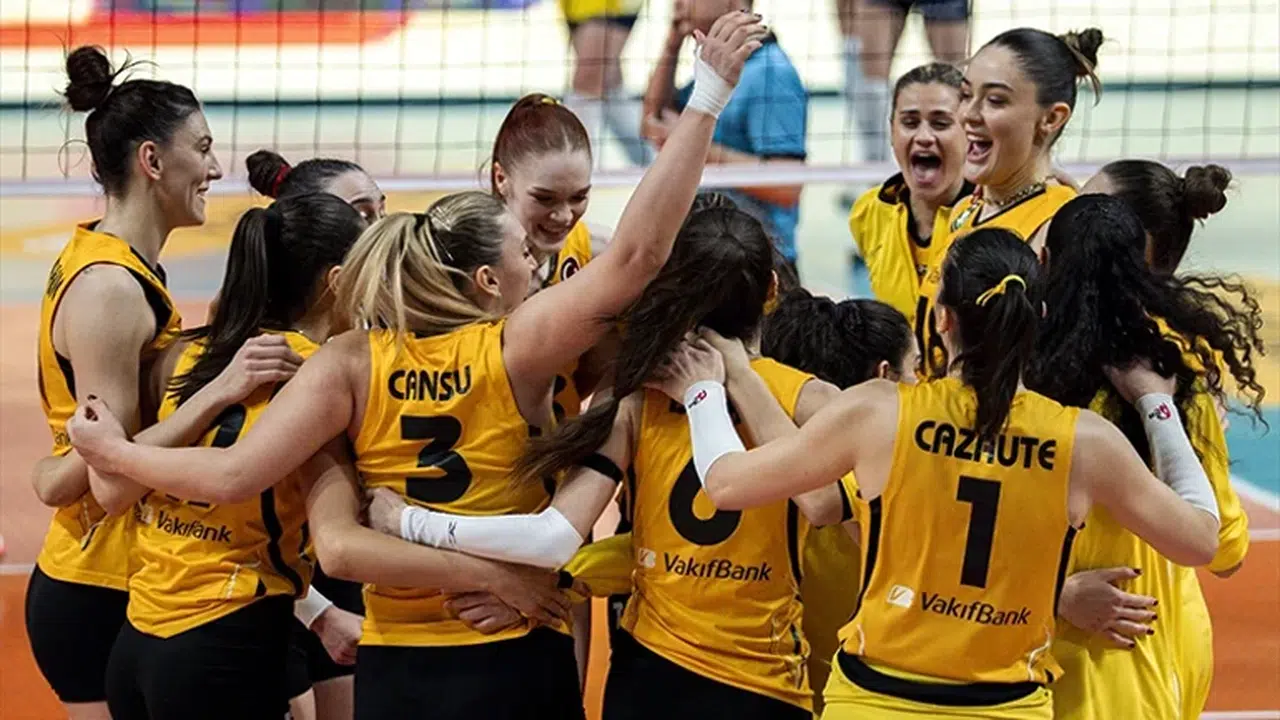 VakıfBank Fenerbahçe Medicana maç sonucu kaç kaç bitti? Sultanlar Ligi 23. hafta derbisini kim kazandı?