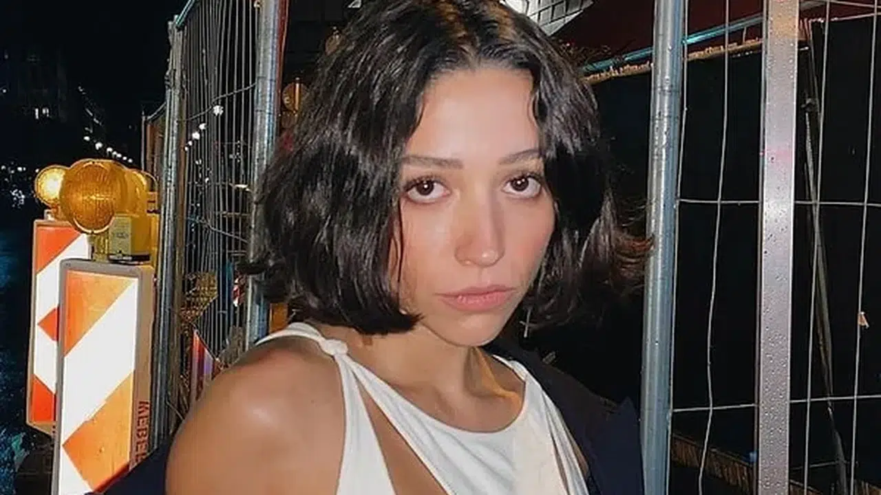 İstanbul Defteri Kapanıyor mu? Zeynep Bastık’tan Herkesi Şaşırtan Çeşme Kararı