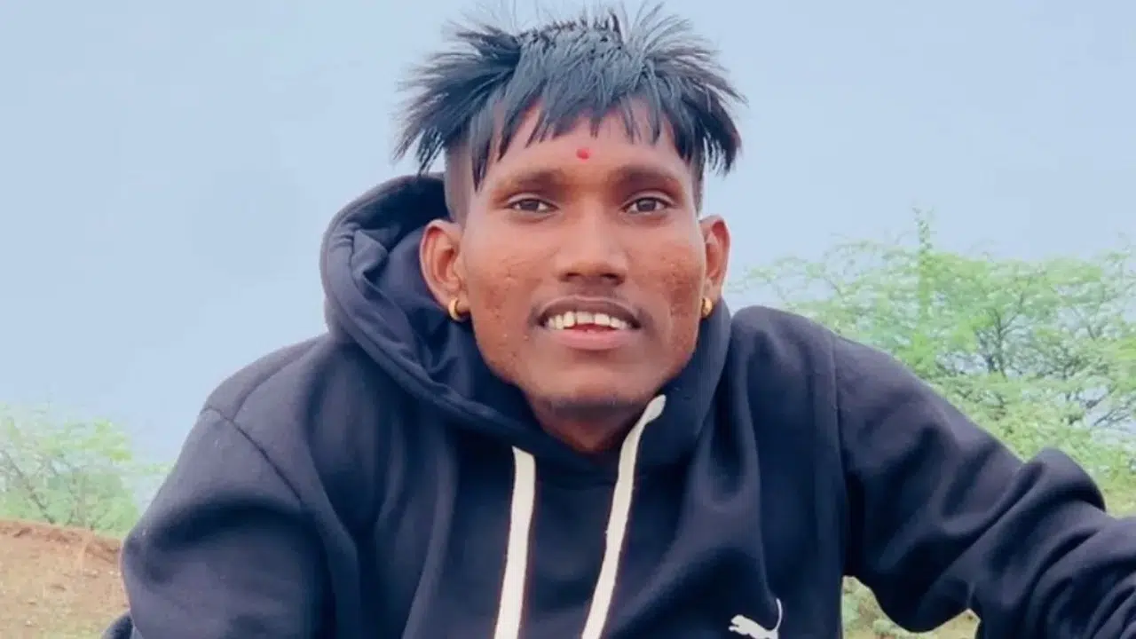 Hindistan'ın en yakışıklısı kim, Justin Bibere benzetilen sanatçı kim?