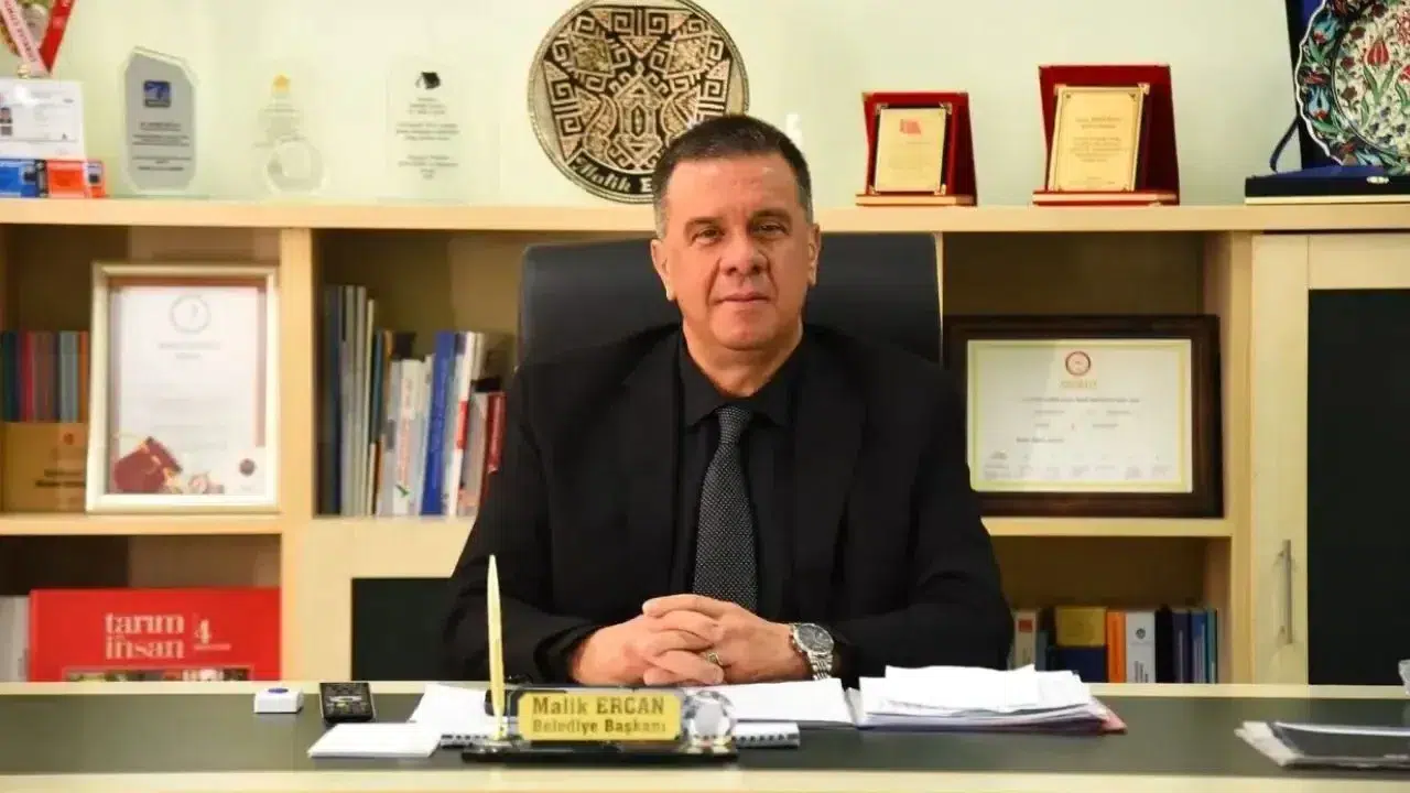 Malik Ercan (HAYATI) Kimdir, Aslen Nereli, Kaç Yaşında, AK Parti’ye Mi Geçiyor? SİYASİ KARİYERİ