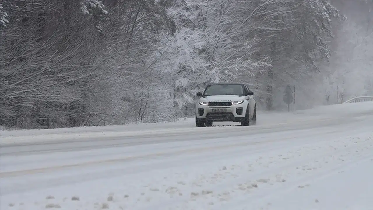 Kırklareli’nde eğitime ara verildi mi, hangi ilçelerde okullar tatil edildi, taşımalı eğitim bugün var mı?