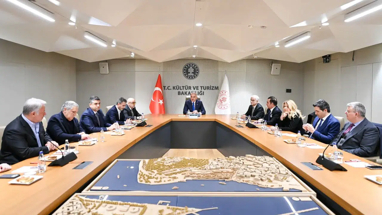 Bakan Ersoy, Türk dizileri için dev destek programını sektörle masaya yatırdı!