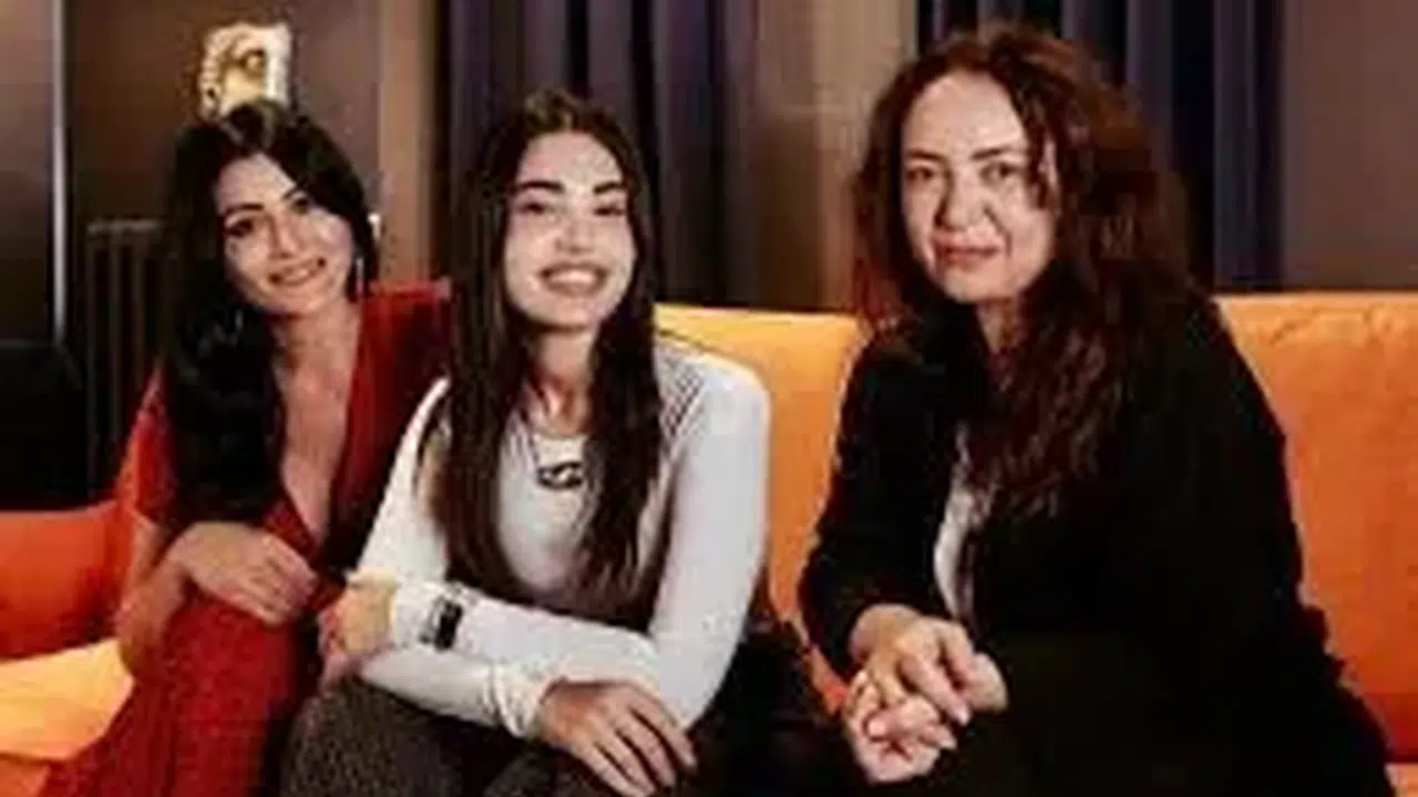 Çarpıntı dizisi tekrarları hangi gün, saat kaçta yayınlanıyor?