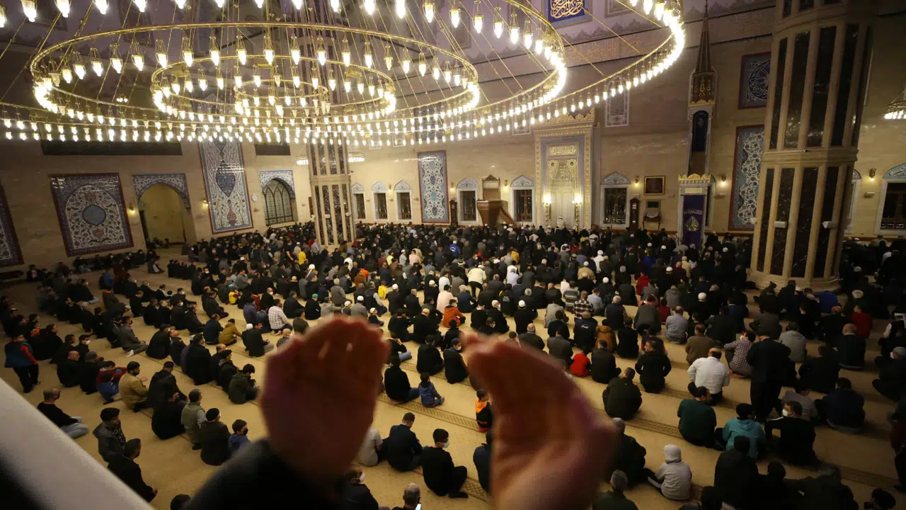 Evde Teravih Namazı Nasıl Kılınır? Vitir Ne Zaman Kılınır ve Hangi Dualar Okunur?