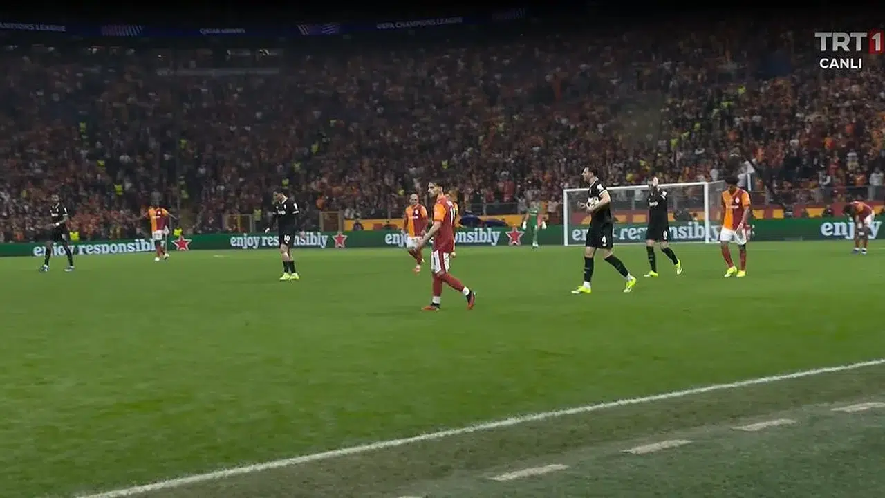 Galatasaray-Juventus maçında kameralar çalışmadı skorbord gitti
