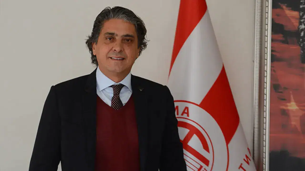 Murat Süğlün kaç yaşında, nereli ve mesleği ne, Serenay Sarıkaya ile sevgili miydi?