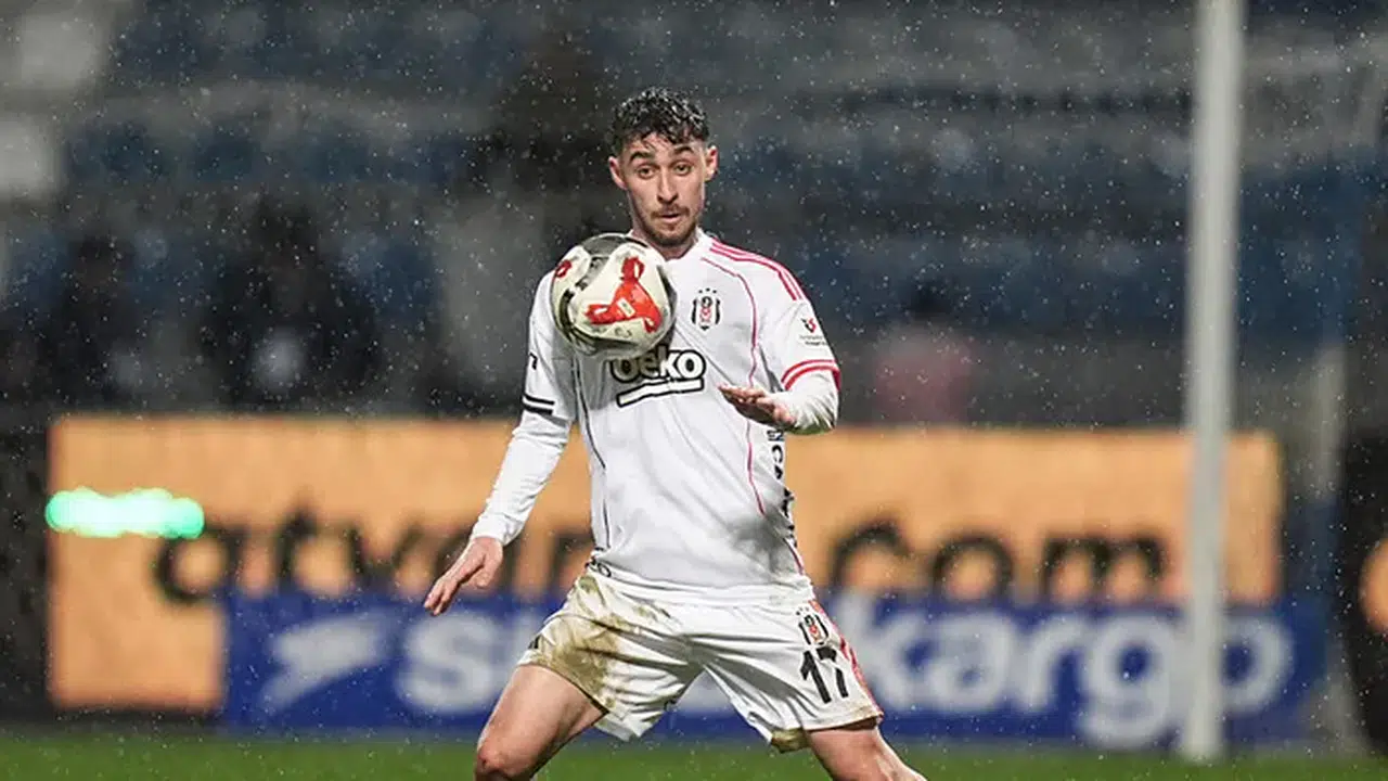 Siyah-Beyazlı Futbolcudan Taraftara Özür Mesajı!