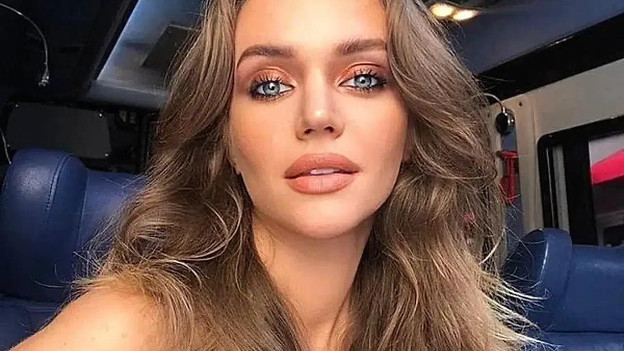 Ecem Karavus hayatı (kimdir), kaç yaşında, kiminle evli, aslen nereli, hangi dizilerde oynadı?