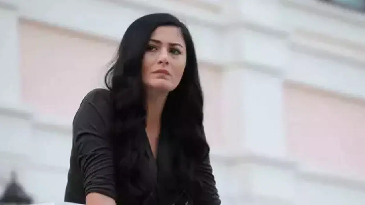 Deniz Çakırkaç yaşında, nereli, Yaprak Dökümü’nün Ferhunde’si Deniz Çakır’ın kariyeri ve hayatı