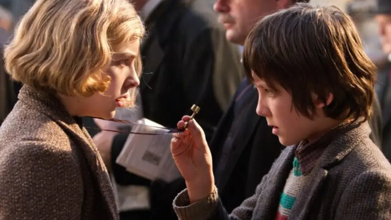 Hugo filminin konusu ne, hangi oyuncular oynuyor, senaristi kim, yönetmeni kim?