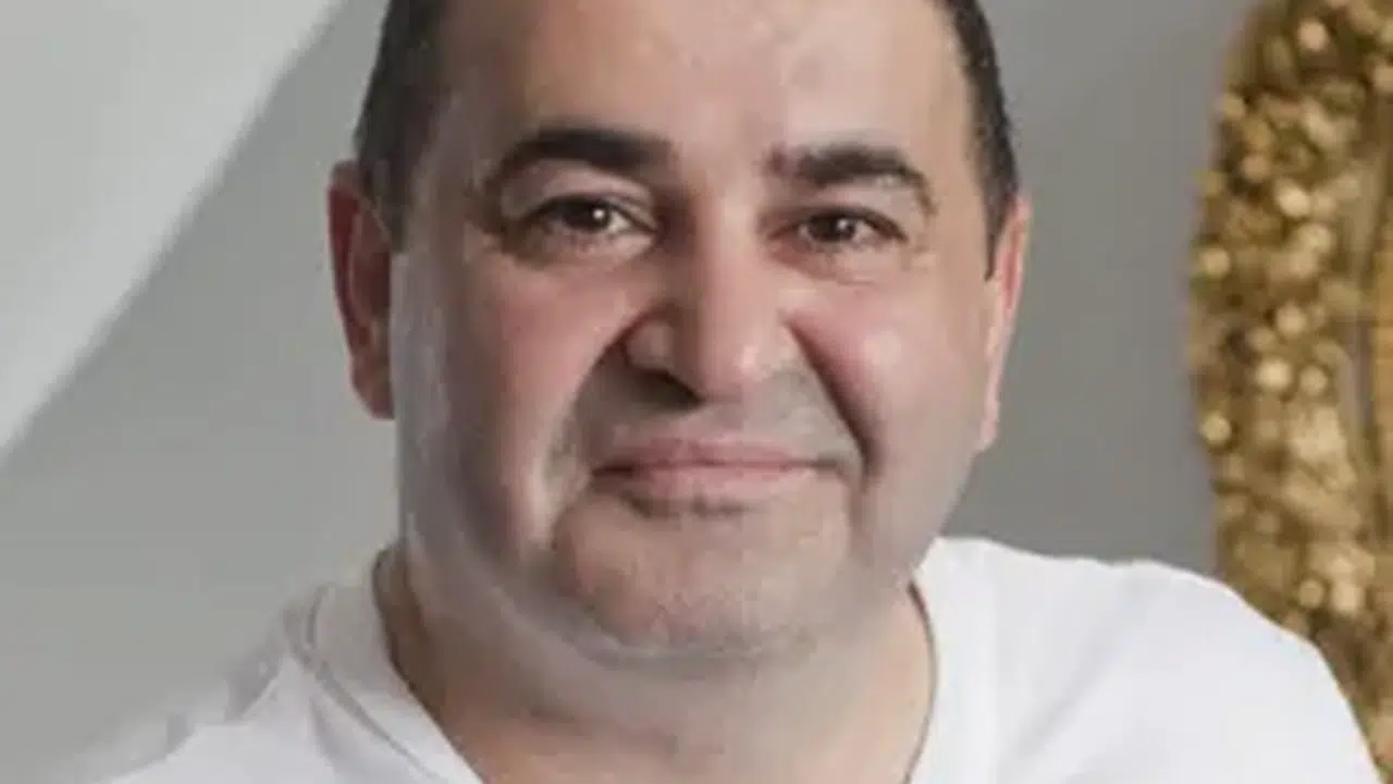 Şafak Sezer kiminle evli, eşi kim?