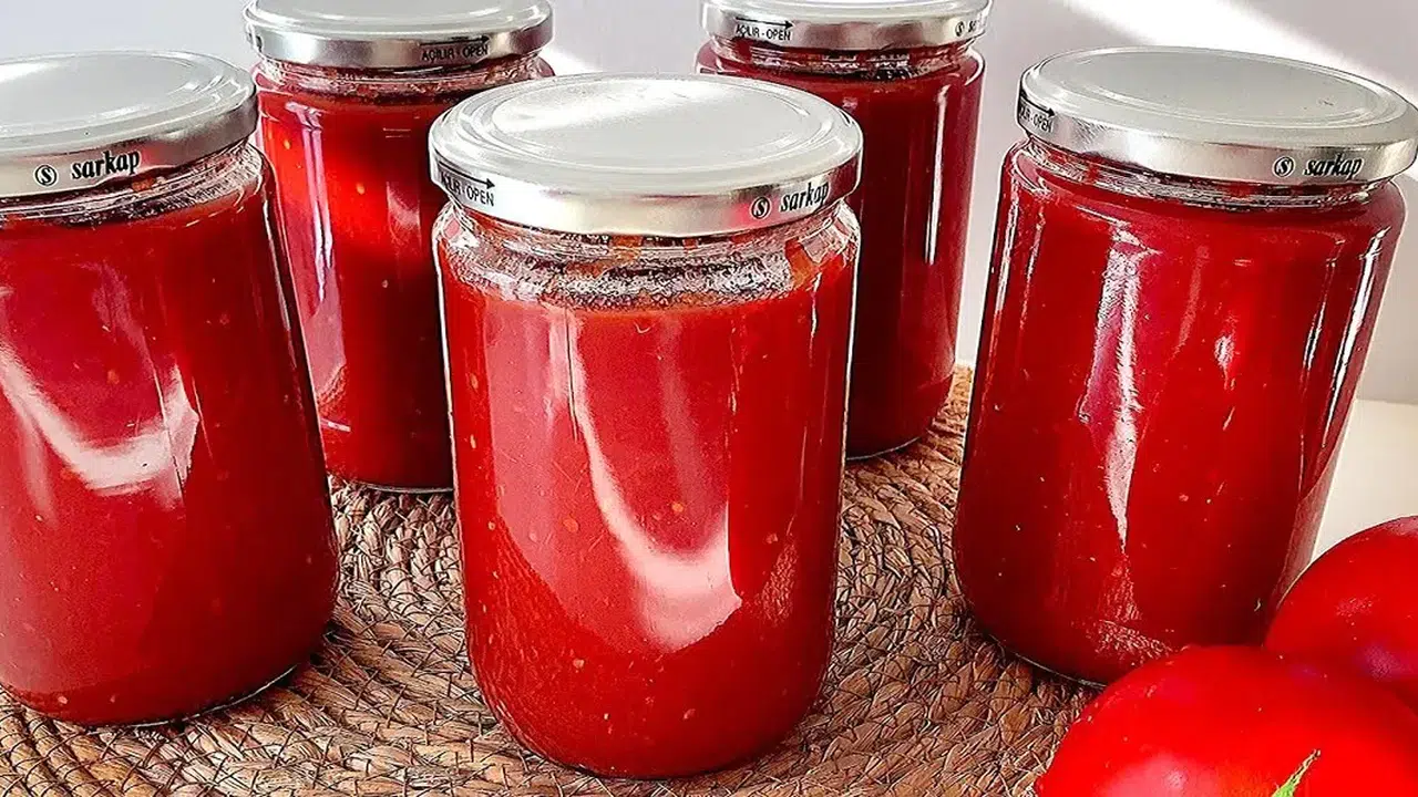 Domates Konservesinde (Pişmiş) Ne Kadar Protein ve Karbonhidrat Var? Besin Analizi Ne?