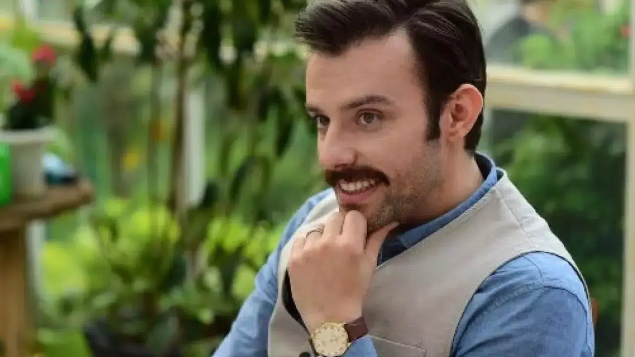 Delikanlı Sarp kimdir, Salih Bademci kimdir, evli mi, eşi kim, kaç yaşında, nereli, tv dizileri ve kariyeri