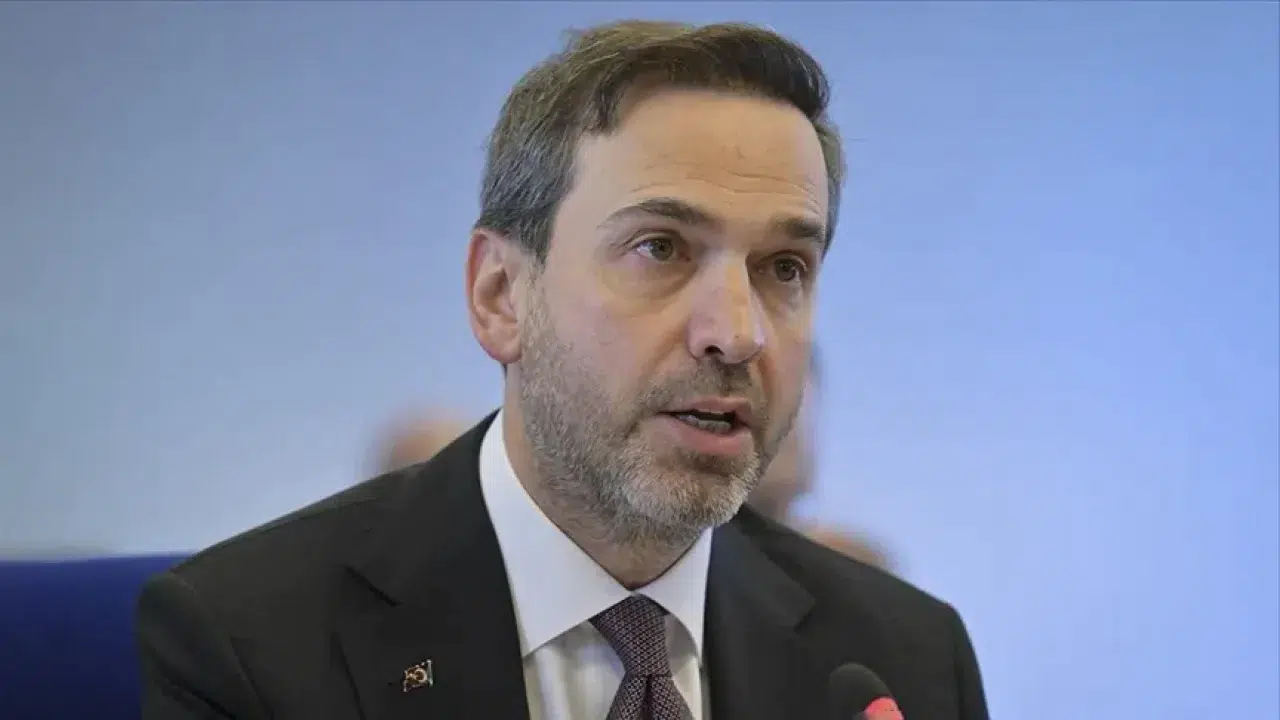 Alparslan Bayraktar Hayatı (Kimdir), Kaç Yaşında, Nereli ve Hangi Görevlerde Bulundu?