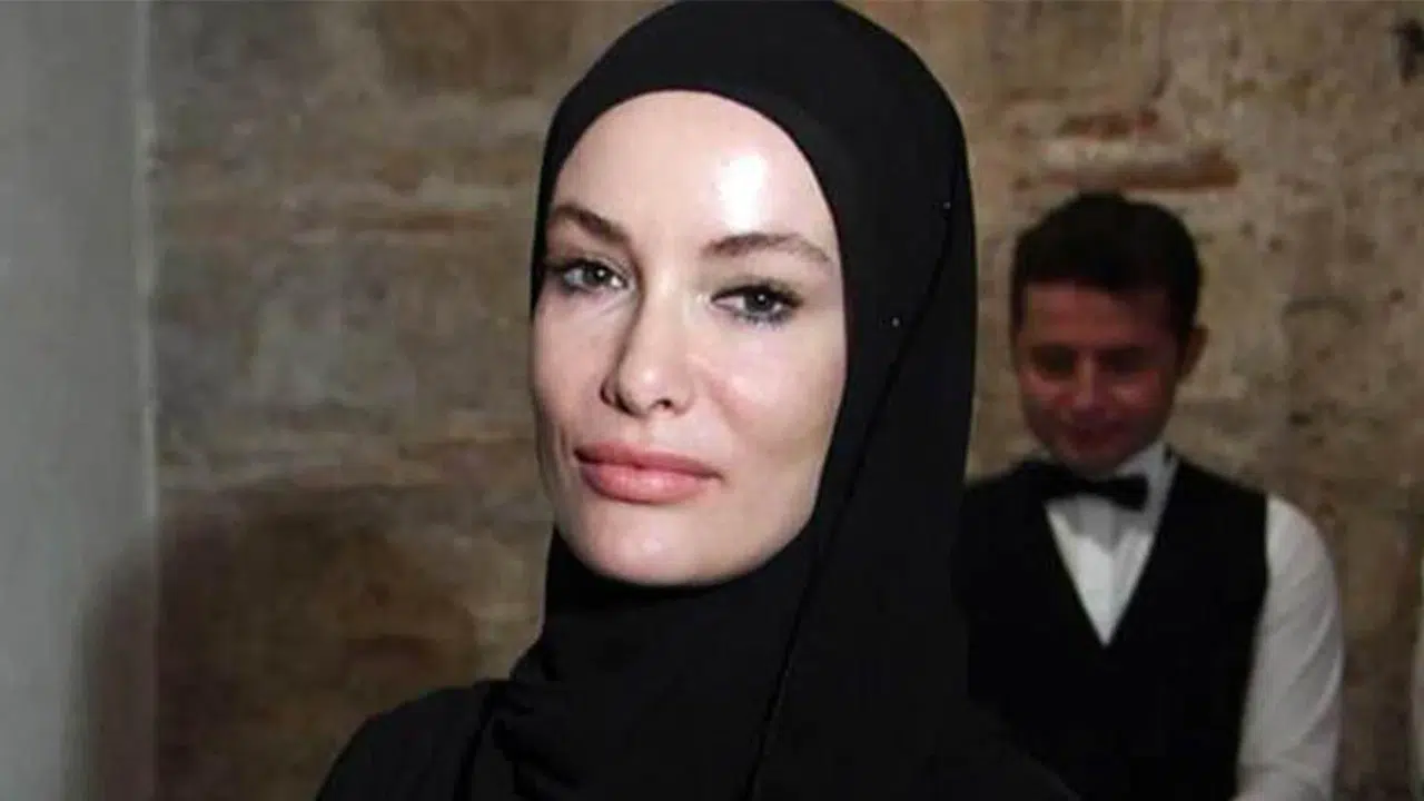 Gamze Özçelik neden kapandı, tesettüre girme sebebi ne? Hayatını değiştiren karar