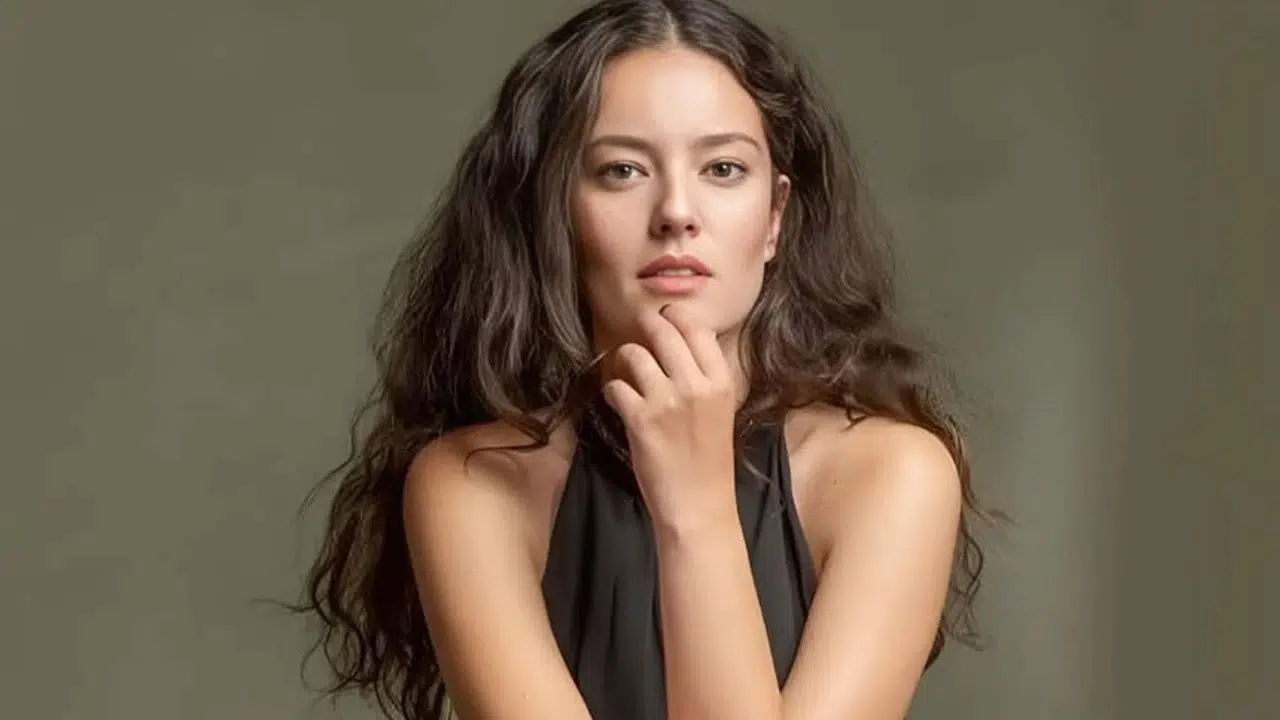 Pelin Akil’in hayatı (biyografisi) boyu ve kilosu kaç santimetre?