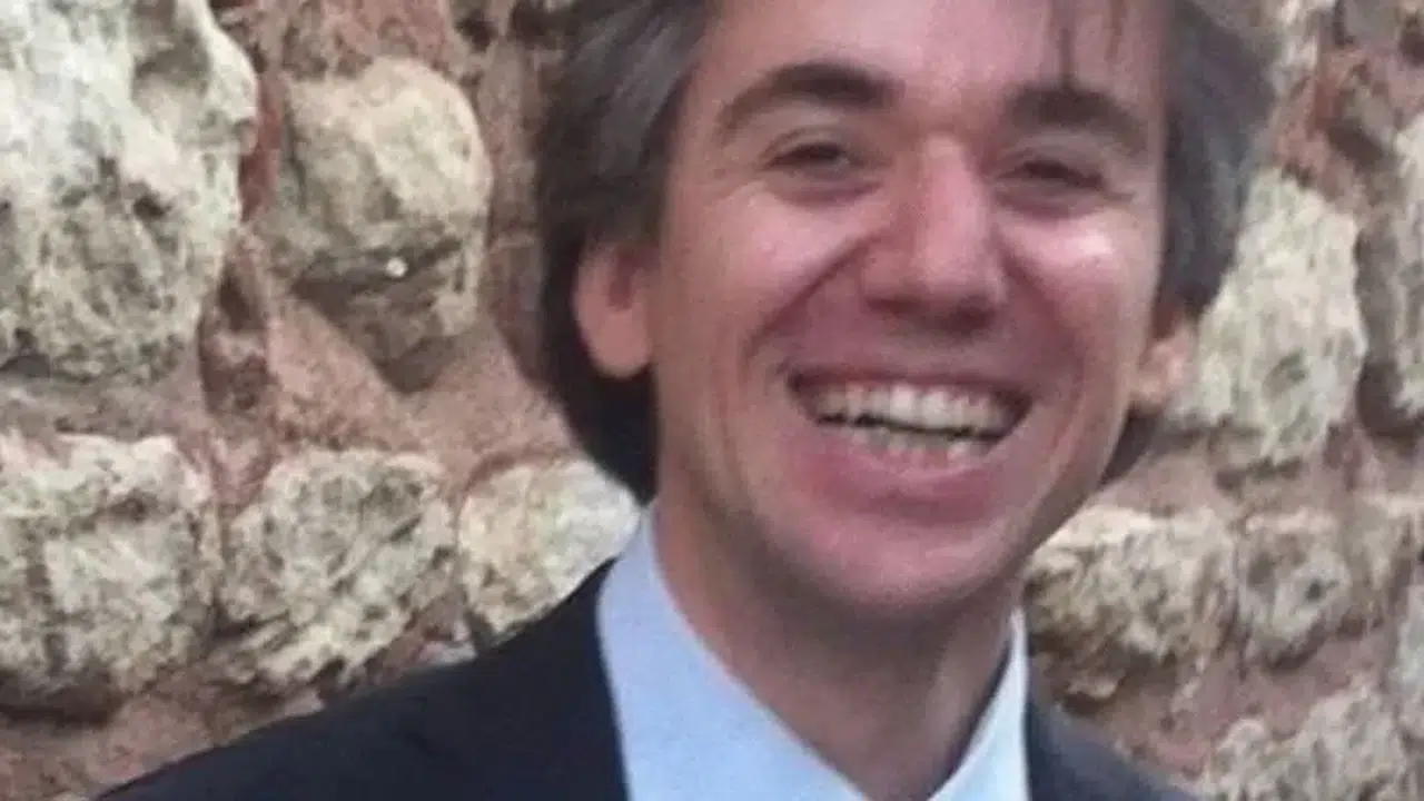 Sinem Dedetaş’ın eşi (kocası) Barış Dedetaş hayatı, kaç doğumlu, hangi bölüm mezunu, hangi sektörde çalışıyor?