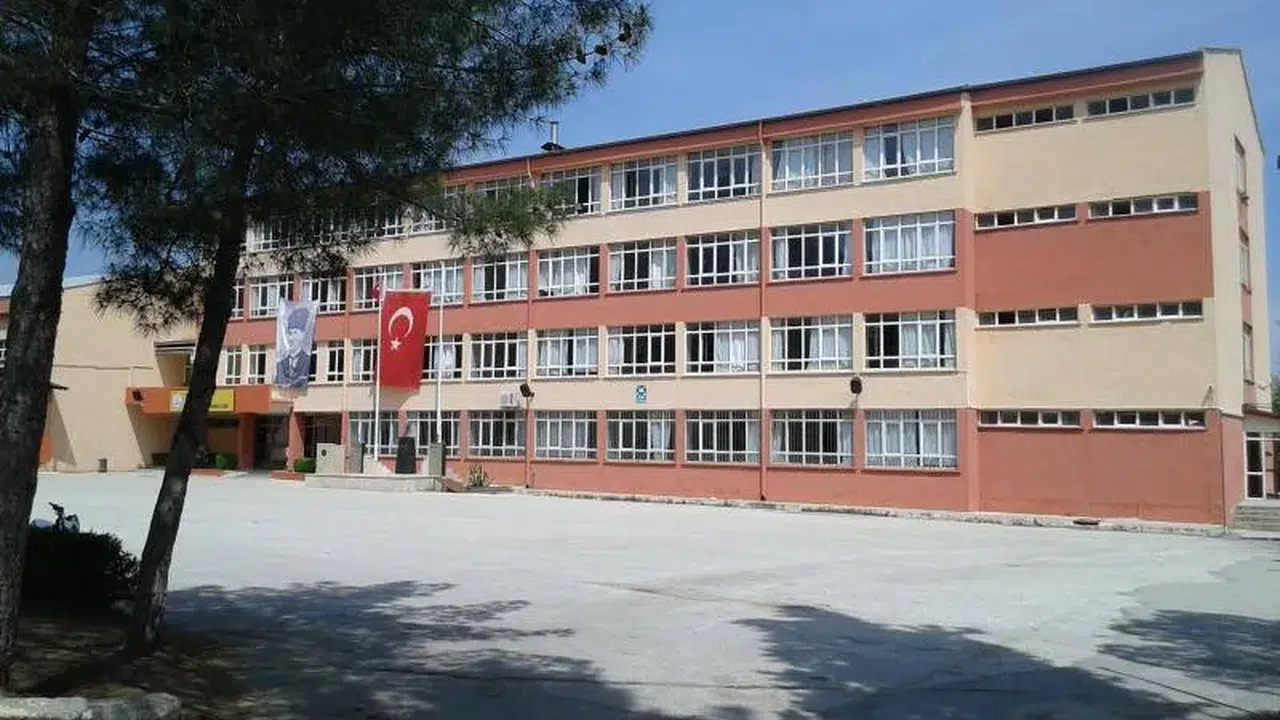 Atatürk Lisesi Yıkıldı Mı, Denizli'de Nerede?