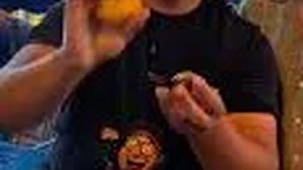 Konuşmayan Adam Kim, Gerçek Adı Ne, Neden Viral Oldu?