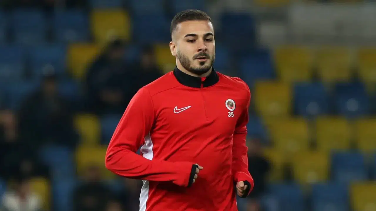 Oğulcan Ülgün (KARİYERİ) kimdir, kaç yaşında ve aslen nereli, hangi takımlarda oynadı?