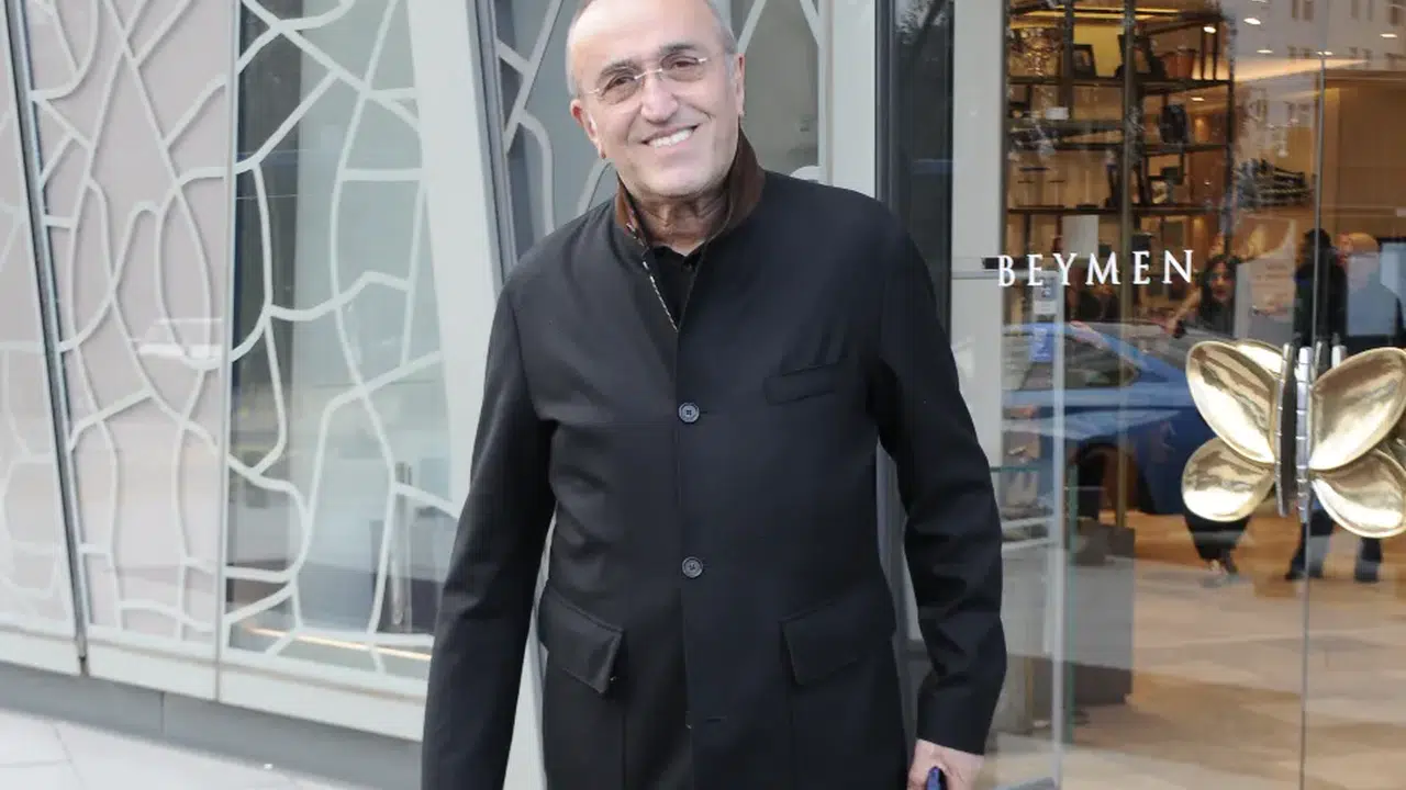 Başarılı iş insanı Abdurrahim Albayrak alışveriş için Zorlu’da