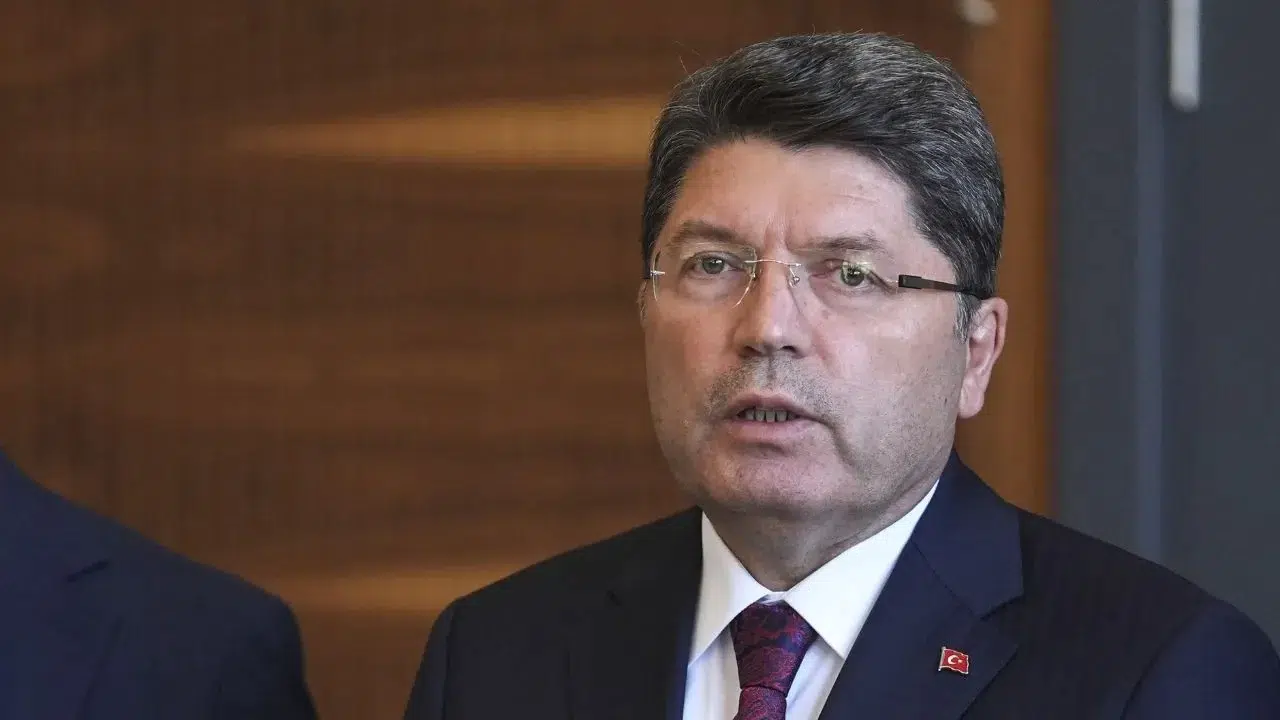 Bakan Tunç Net Konuştu! 'Vesayetçi Ruhu Kalıcı Olarak Bitireceğiz'