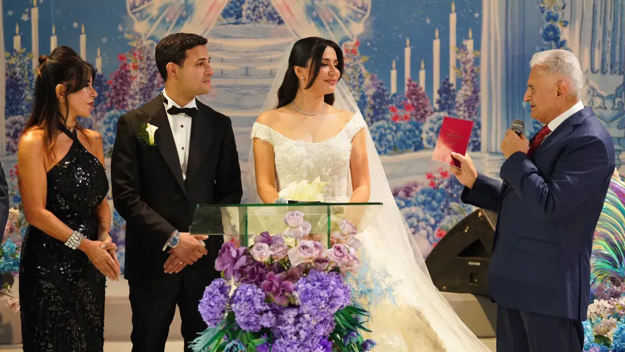 Berke Sevigen’in eşi Nurcan Yıldız kimdir, ne iş yapıyor, kaç yaşında? Siyaset dünyasının konuştuğu evlilik