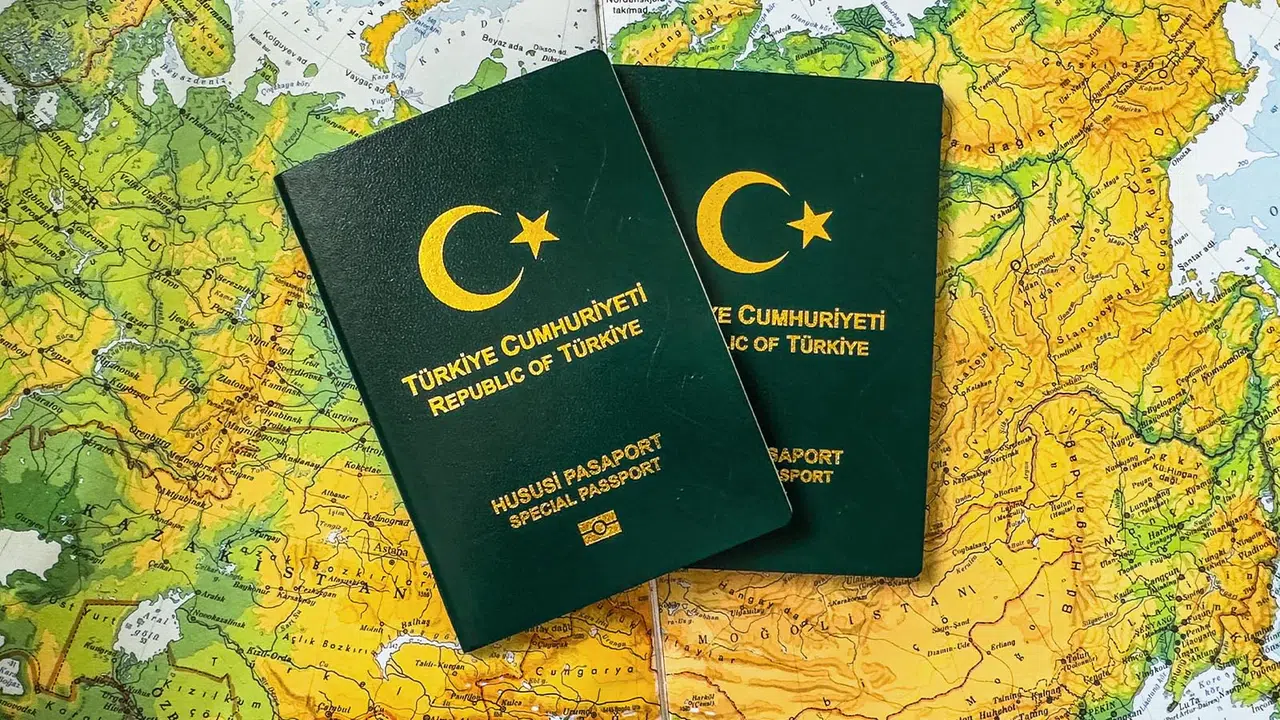 Yeşil pasaport hakkı üç meslek grubuna daha genişliyor