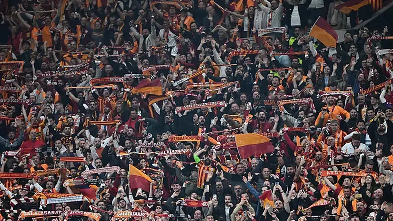 Cimbom’dan İç Sahada Gövde Gösterisi! Devler Ligi’nde Tribünler Tıklım Tıklım