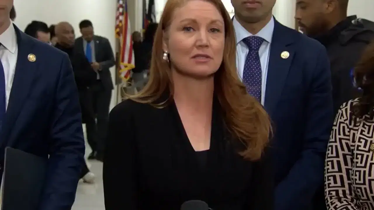 Epstein dosyalarında Trump şoku! İsmi 38 bin kez geçti, kritik isimler sansürlendi