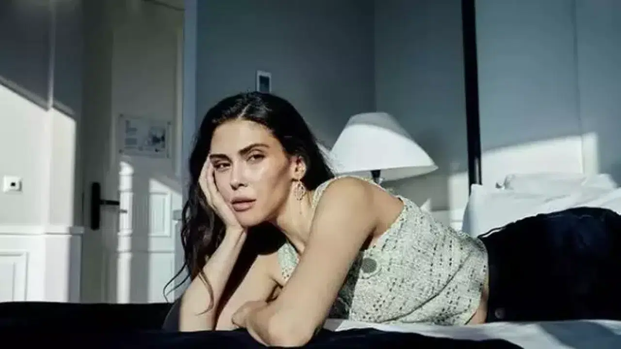 Kıskanmak Dizisi Şükran Kimdir, Dilara Aksüyek Kaç Yaşında, asle nnereli, boyu kaç, tv dizileri ve kariyeri