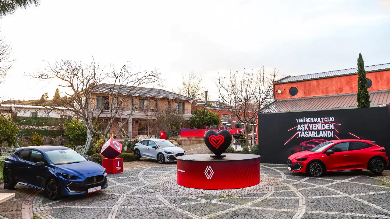 Yeni Renault Clio Türkiye’de Satışta mı, Liste Fiyatı Ne Kadar, Hibrit ve LPG’li Ne Zaman Çıkacak?