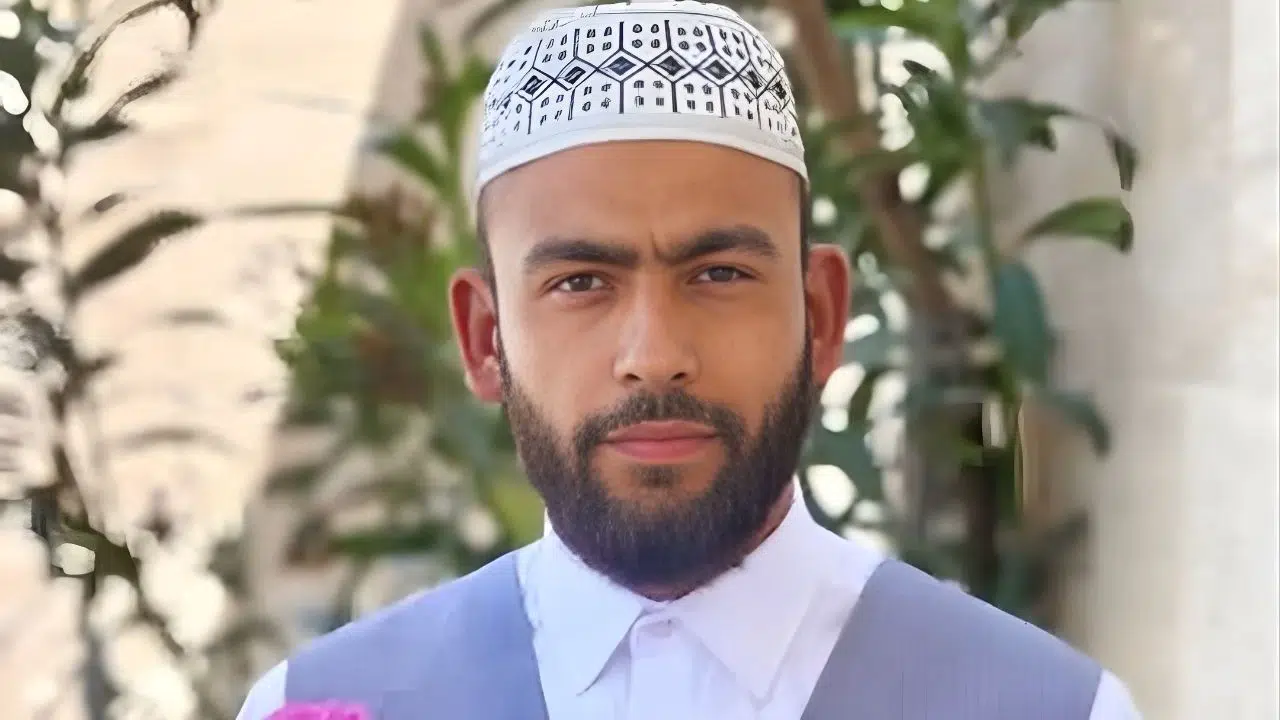 Celal Karatüre kimdir, nereli, Roman mı? Hangi cemaatten, kaç yaşında ve ne iş yapıyor?