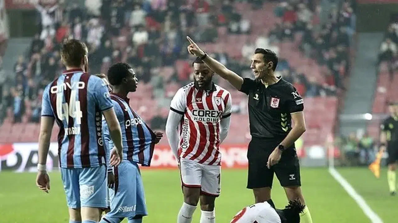 Samsunspor Trabzonspor Karadeniz Derbisinde Ne Oldu? Paul Onuachu’nun Ofsayt Golü Neden İptal Edildi?