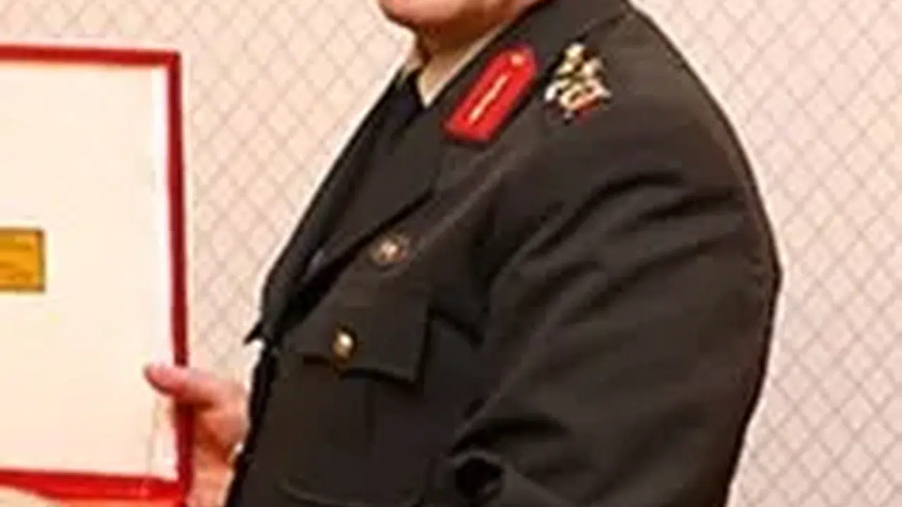 Selçuk Bayraktaroğlu kimdir, kaç yaşında, nereli, hangi rütbelerde görev yaptı?