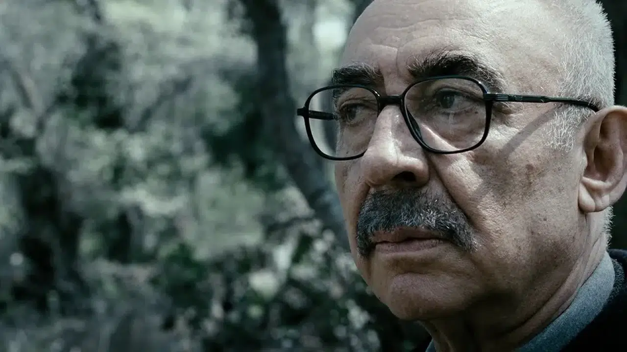 Şener Şen Öldü Mü? Yeşilçam’ın Dev Çınarı Şener Şen Hakkındaki İddialar ve Son Sağlık Durumu