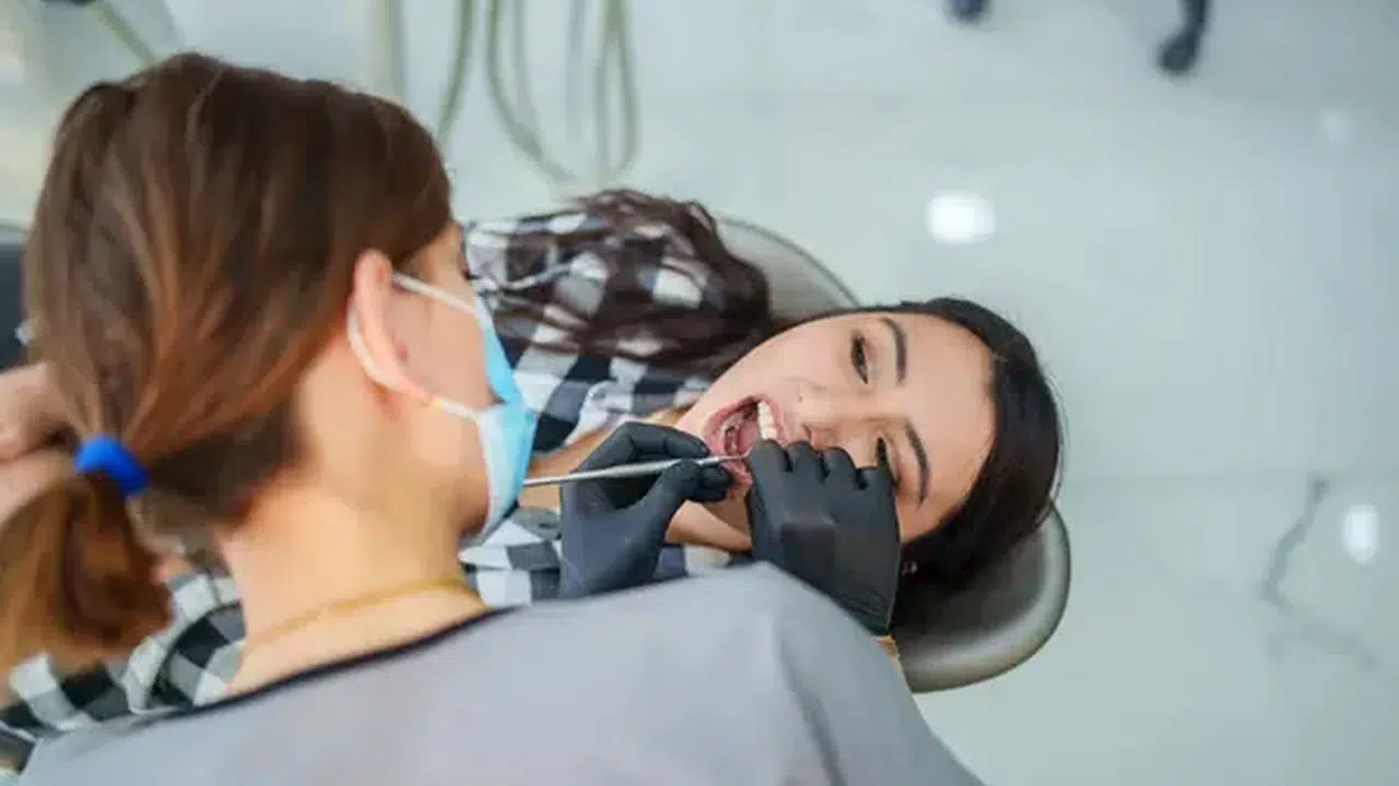 Diş Eti Hastalığı Kalp Krizine Neden Olur mu, Diş Eti Kanaması Kalp Hastalığı Belirtisi mi?