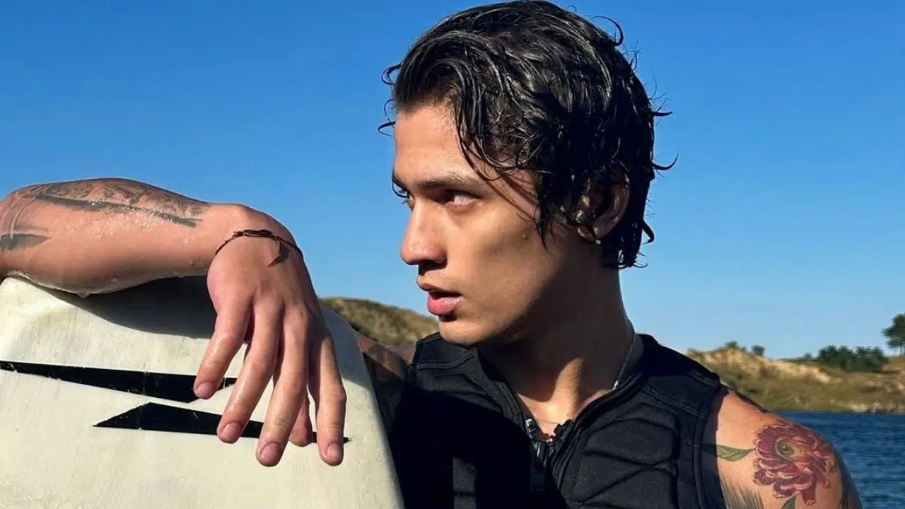 Çakal saldırıya uğradı mı, kim saldırdı, Emirhan Çakal öldü mü, yaşıyor mu? Sahne sonrası silahlı saldırıya uğrayan Emirhan Çakal’ın son durumu ve hayatı