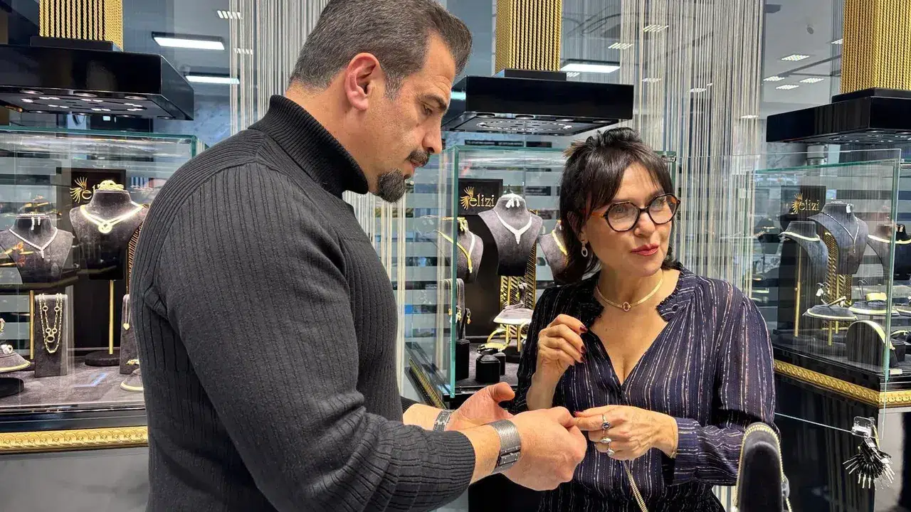 Şevval Sam Tezgâh Başına Geçti, Trabzon Hasırına İlmek Attı!