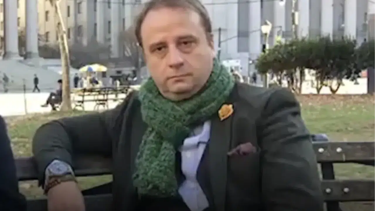 Türk avukat Arda Beşkardeş kim, nerede yaşıyor, ne iş yapıyor? VOA uzmanı olarak dikkat çekti