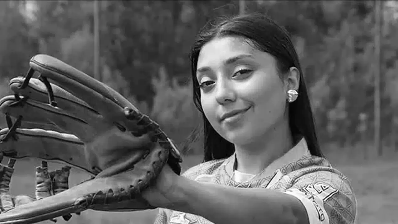 Kansere Yenik Düştü: Milli Softbolcu Sevdenur Gülçiçek Vefat Etti