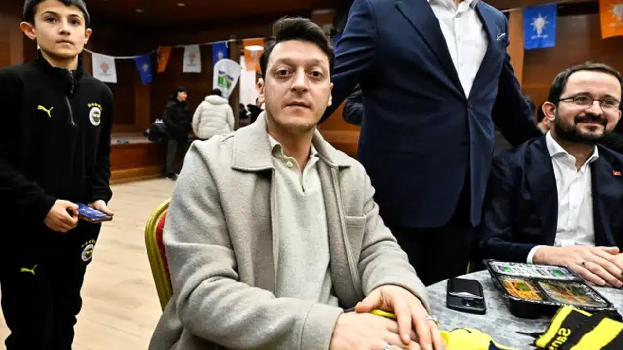 Özil’den Açıklama: Cumhurbaşkanı Erdoğan ile Aynı Sahada Futbol Hayali
